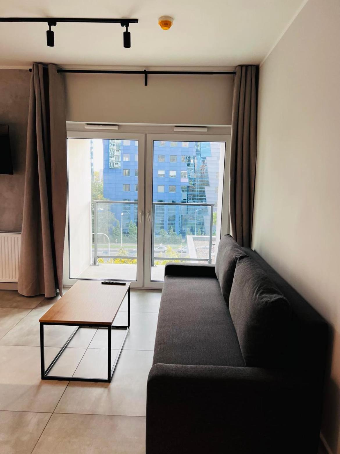 Property Apart - Legnicka Business Center วรอตซวาฟ ภายนอก รูปภาพ