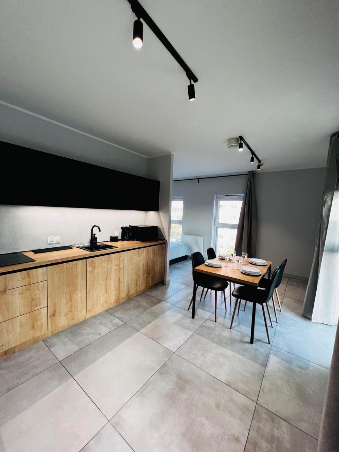 Property Apart - Legnicka Business Center วรอตซวาฟ ภายนอก รูปภาพ